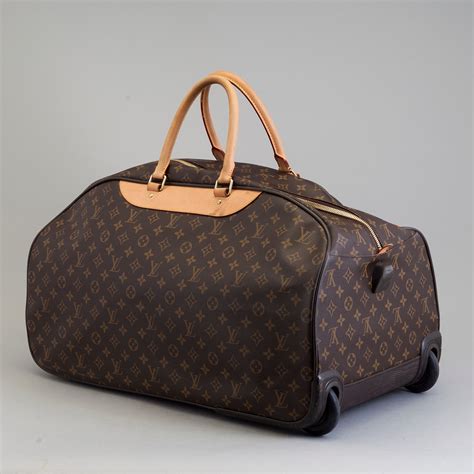 louis vuitton luggage carry on.